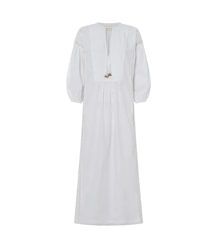 Nephele Dress in White Travel unclassified dresses