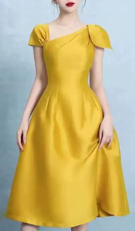 YELLOW ASYMMETRIC SHOULDER DIAGONAL COLLAR TEMPERAMENT FRENCH DRESS Y2K unclassified dresses